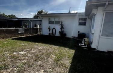 Endless Summer Oasis with a Pool - Foto 23