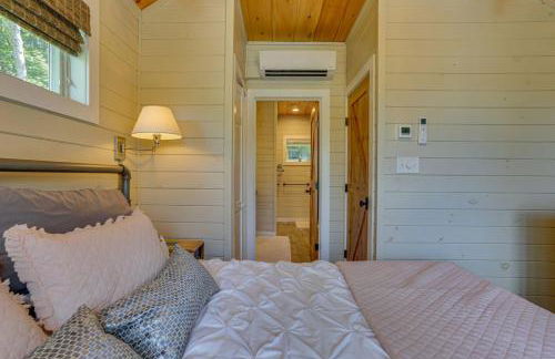 Lakefront Cottage with Dock, Hot Tub and Fire Pit - Foto 20