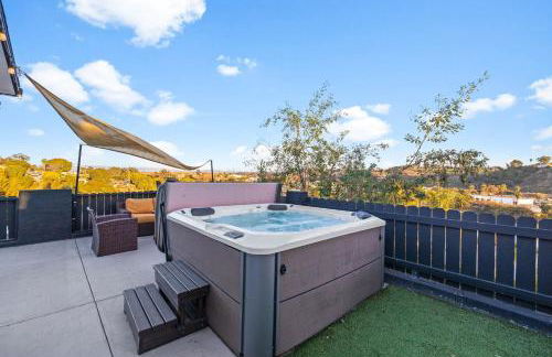 Dog-Friendly House with Hot Tub, AC, Game Room - Photo 30