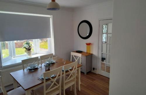 Jarvis Drive 3 Bed contractor house In melton Mowbray with parking - Photo 5