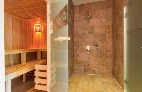 Awesome Home In Labin With Sauna - Photo 57