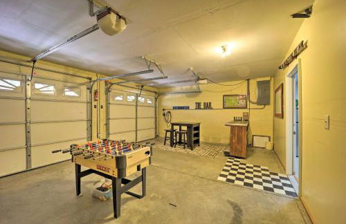 Woodsy Mountain-View Getaway with Hot Tub! - Foto 21