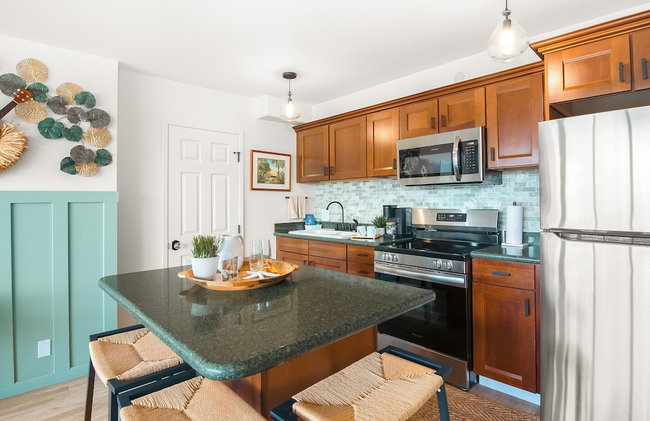 Mountain View Condo with King or Queen Bed and Parking - Photo 65