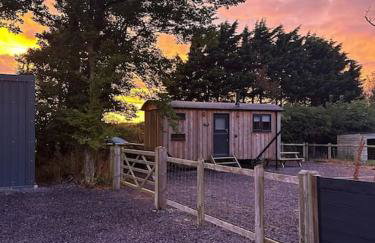 Cybi, Modern Shepherds Hut with Games Room Access - Foto 1