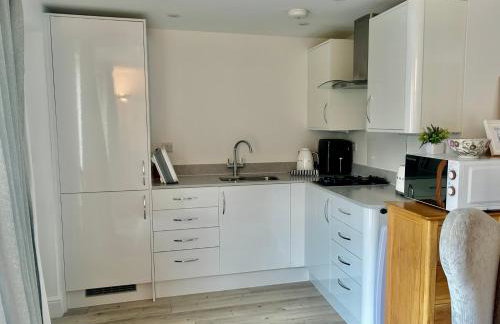 Cotswold studio with kitchen & patio - Photo 2