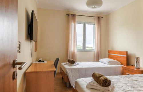 Costa's Guest House - Photo 9