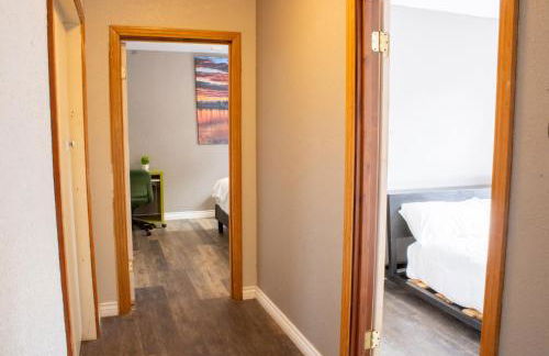 Private Home - #RedwoodSkyWalkRetreat - 5BD, Pro Pool Table, BBQ, Foosball, Darts, Fireplace, Movie Projector, Stereo, Cotton Bedding - Foto 46