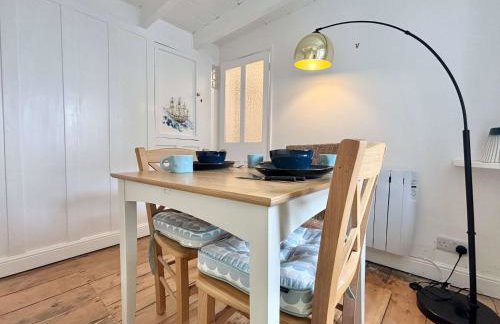 Quaint Cosy Cottage Mousehole - Photo 29