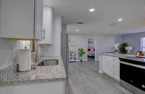 Family Fun Ping Pong BBQ Walk to Park Nearby - Photo 9