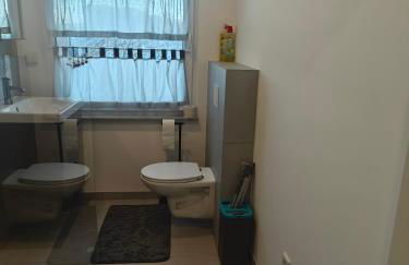 Siegen - Geisweid Work and stay Neu Modernisiert 2 Schlafzimmer Badezimmer Balkon - Foto 5