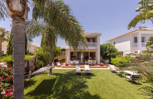 Larnaca Chelidonia Seafront Villa - Foto 24