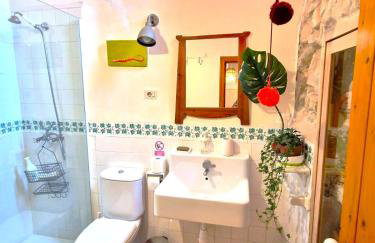 The Alicante Old Town artist workshop, Impressive rooftop, terrace with amazing city views and sea views, BBQ, Air conditioner, Wifi - Foto 35