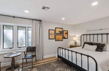 Hidden Oaks Farmhouse by Avantstay Hot Tub, Deck - Foto 56