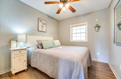 Lake Views and Community Perks Cape Fair Apartment! - Foto 18