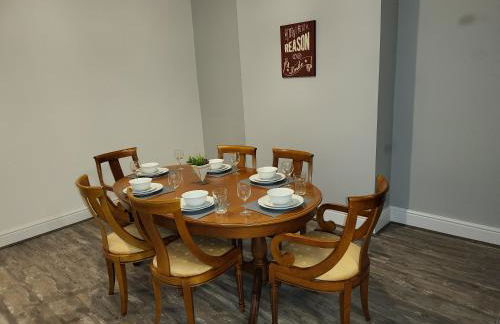 Cheadle village - Photo 4