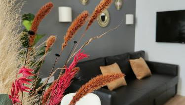 Las Artes Hlius Luxury Apartments - Photo 2