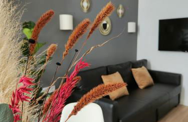 Las Artes Hlius Luxury Apartments - Photo 2