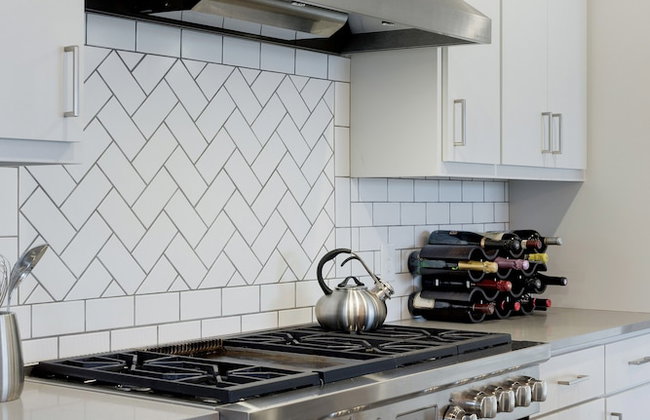 Lakefront Luxury - Photo 12