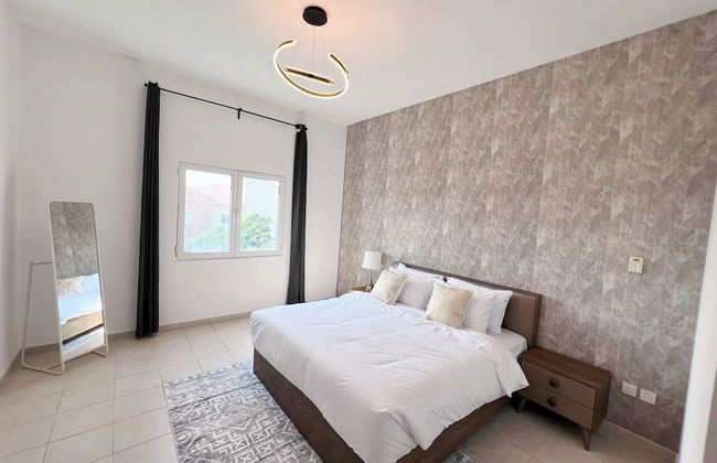 Cosmos Living Discovery Gardens Sleeps 4 - Photo 2