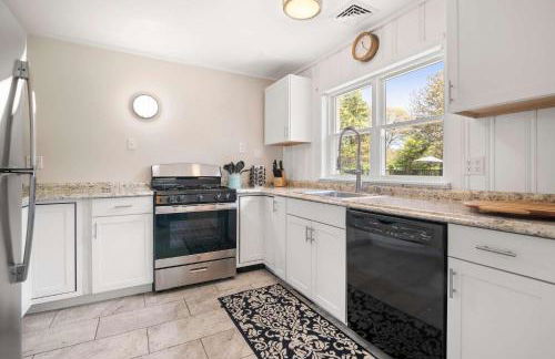 Sleeps 14 Home w Pool Great for Families - Photo 12