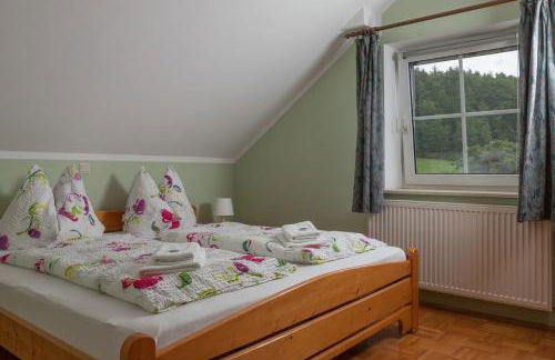 Ferienwohnungen am Ferienhof Schiegl - gerne auch Handwerker, Monteure - Foto 1