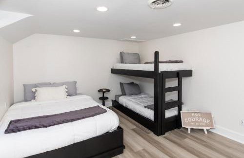 New Group Space - Sleeps 20! Near Sports Center - Photo 72