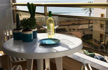 New Stunning Seaview Apartment with lovely balcony - Photo 15