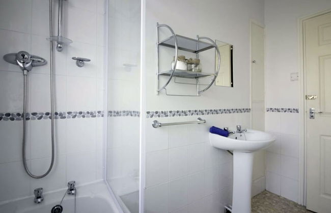 RoomTel - Brook House - Photo 24