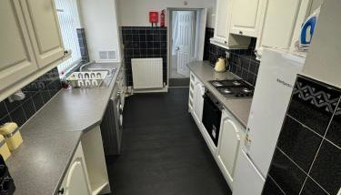 Comfortable 3BR Stay Perfect for 6 Guests - Foto 5, stove, heating