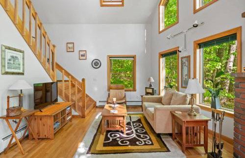 The Tipsy Moose, Ayuh Lakeside Lodge - Photo 15