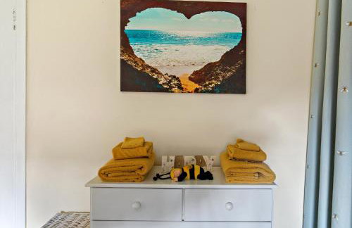 Cosy 2-BDR Apartment & 15 minutes to Edinburgh by train & Free Parking - Foto 22