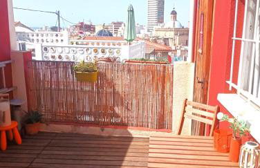 The Alicante Old Town artist workshop, Impressive rooftop, terrace with amazing city views and sea views, BBQ, Air conditioner, Wifi - Foto 23