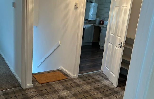 Crynallt Road Apartment - Neath - Photo 11