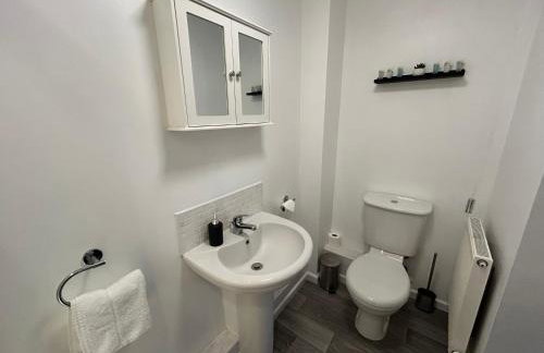 Dovefield House - Modern 3 Bed Home from Home - Alton Towers, Uttoxeter Races - Foto 26