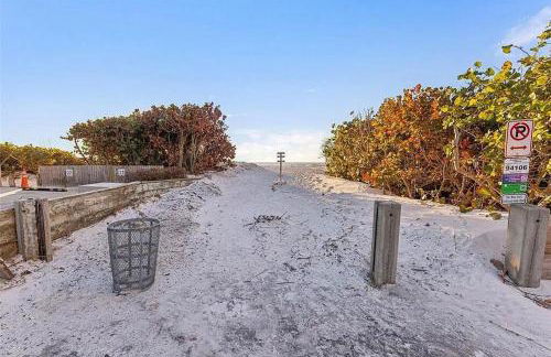 Newly Reno Beachfront Escape I Steps to Beach - Foto 52