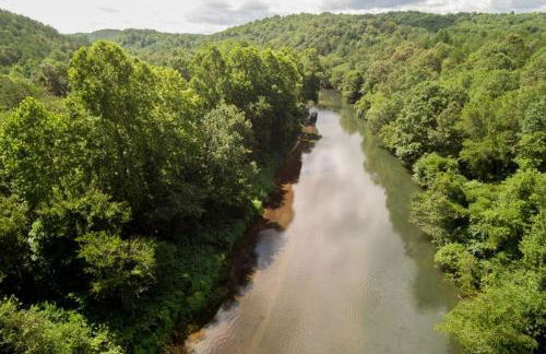 Astounding River View - Outdoor Hot Tub, Volleyball Net, Game Room + More! - Foto 54