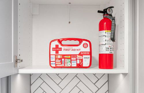 Modern 4BR Getaway 3 Min to OldTown Walk to Metro - Foto 21