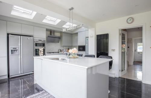 Gorgeous Family Home Near River Thames-Old Windsor - Pass the Keys - Foto 13