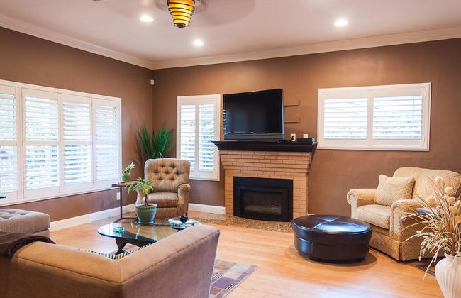 Large Groups Sequoia Park, CA Coast Wineries, Skiing. Enjoy Fire Pit, Hot Tub, Outdoor Kitchen - Foto 15