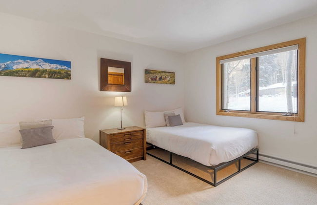 Riverside Condos C102 by Avantstay Condo Close To Downtown, Town Park & Ski Lift #8 - Foto 13