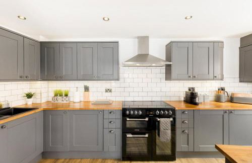 Stylish Modern 2 Bed with Parking - Pass the Keys - Foto 10