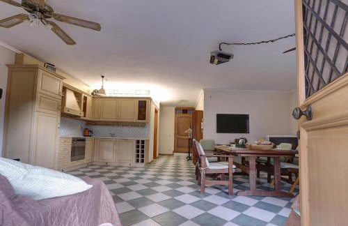 ASLANIS SOUROTI Family Home - Photo 3