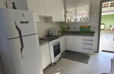 Sobrado confortável a uma quadra do mar. - Foto 12