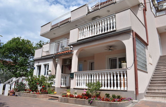 Apartments Green Oasis - Photo 1