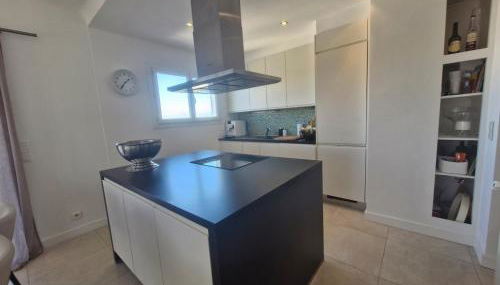 Large 3-bedroom apartment Port Vauban - Foto 2