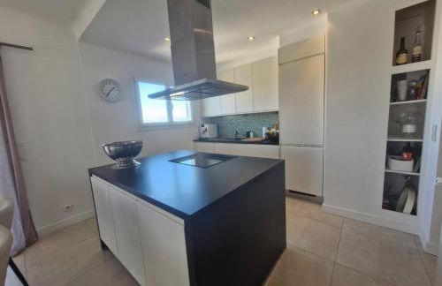 Large 3-bedroom apartment Port Vauban - Foto 2