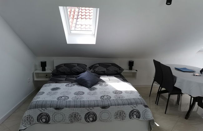 M & J Central Suites - Photo 13