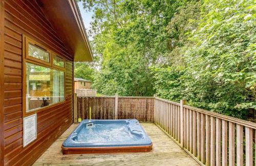 Norton Lodge - Photo 1