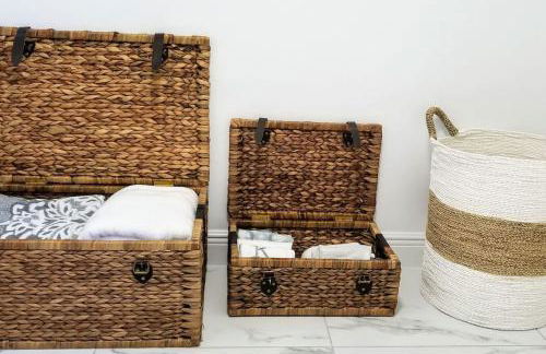 Sunshine days Stunning pool home. Gated community - Photo 27