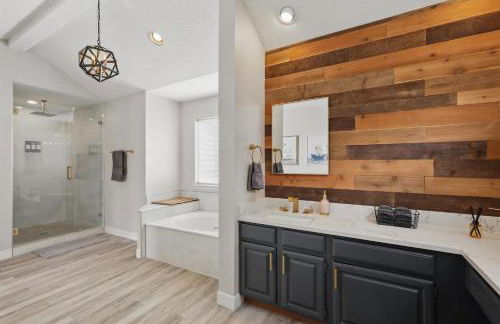 4BD Tropical Pool Oasis with a Game Room - Photo 25